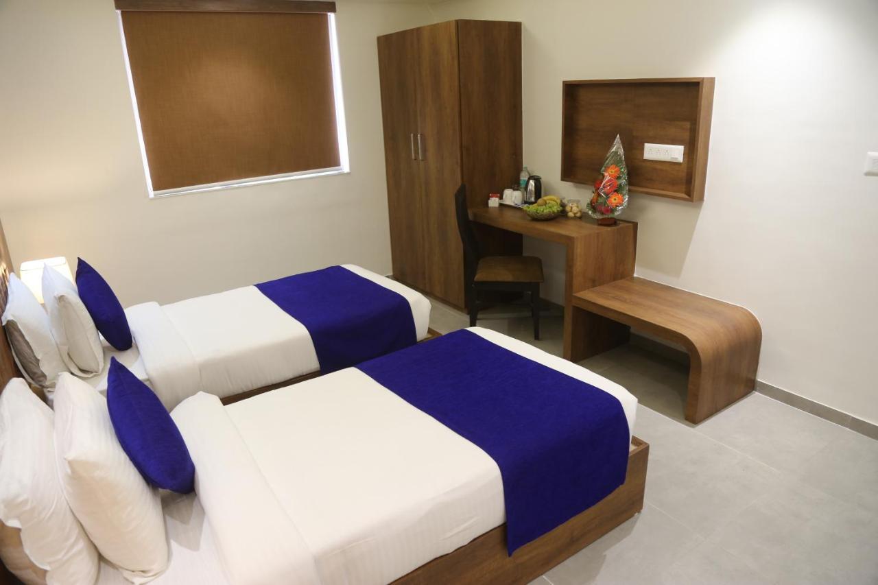 Hotel Nova Pride Rádzskot Kültér fotó