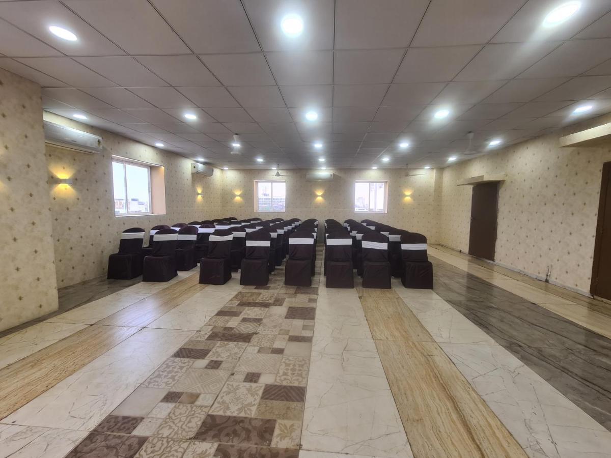 Hotel Nova Pride Rádzskot Kültér fotó