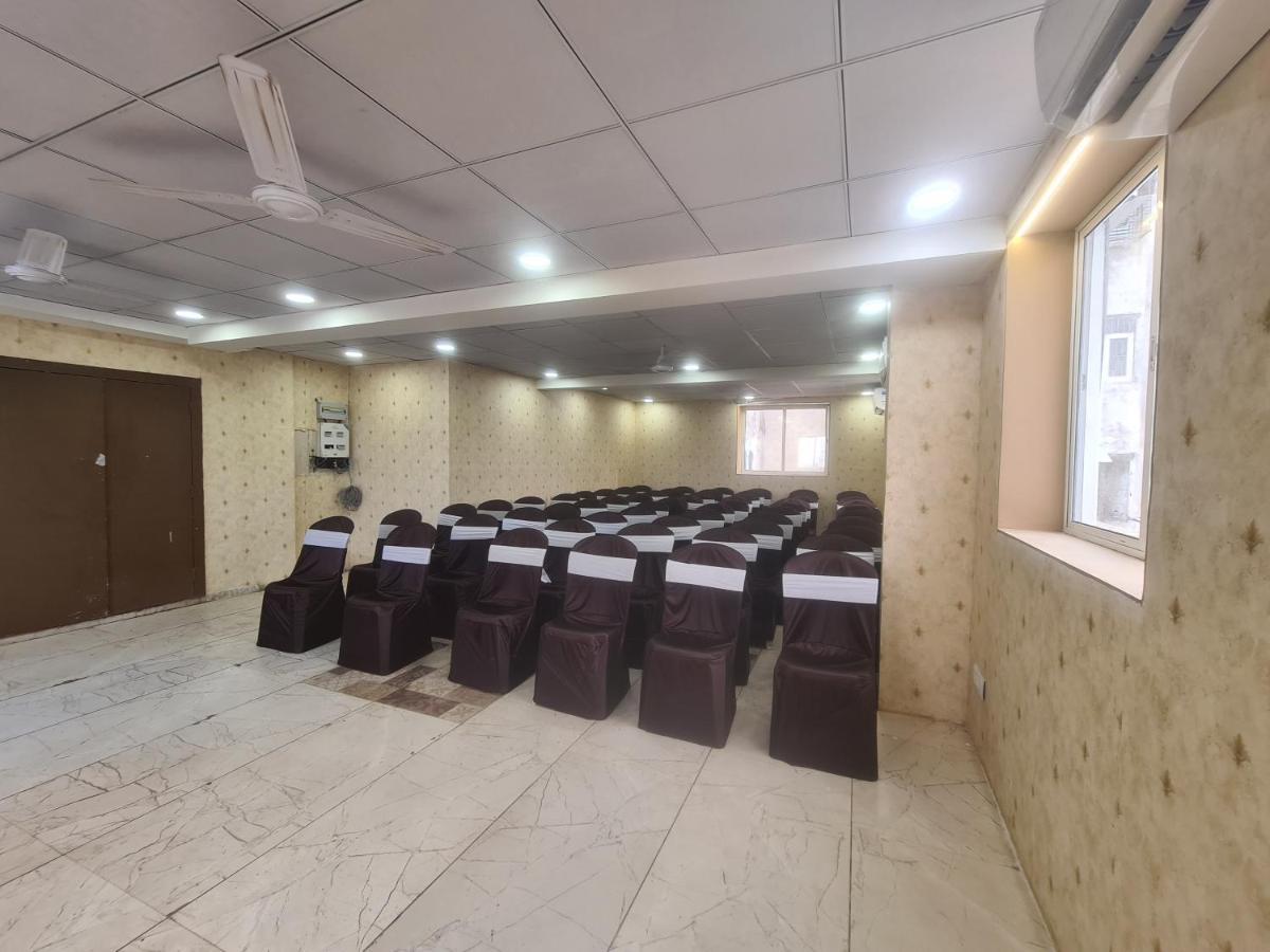 Hotel Nova Pride Rádzskot Kültér fotó