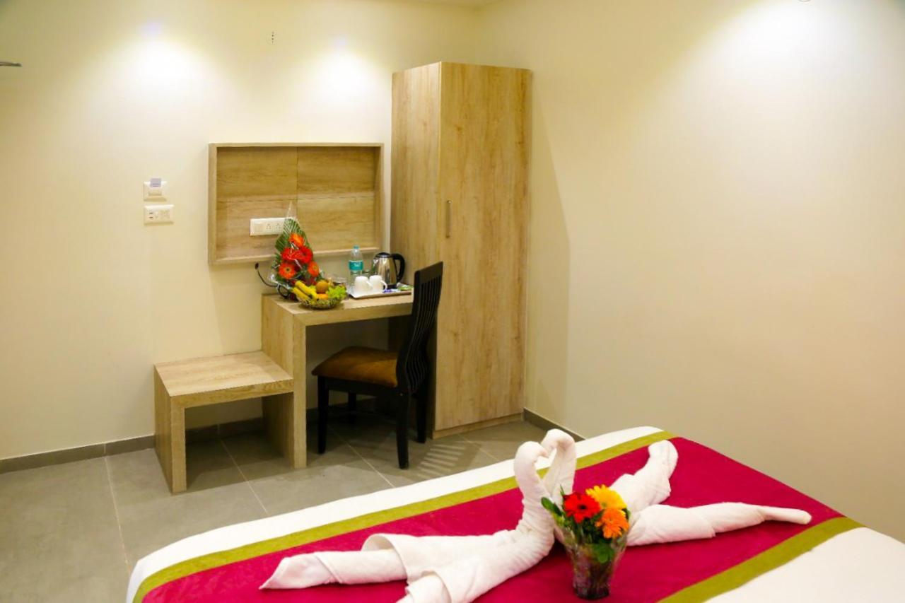 Hotel Nova Pride Rádzskot Kültér fotó