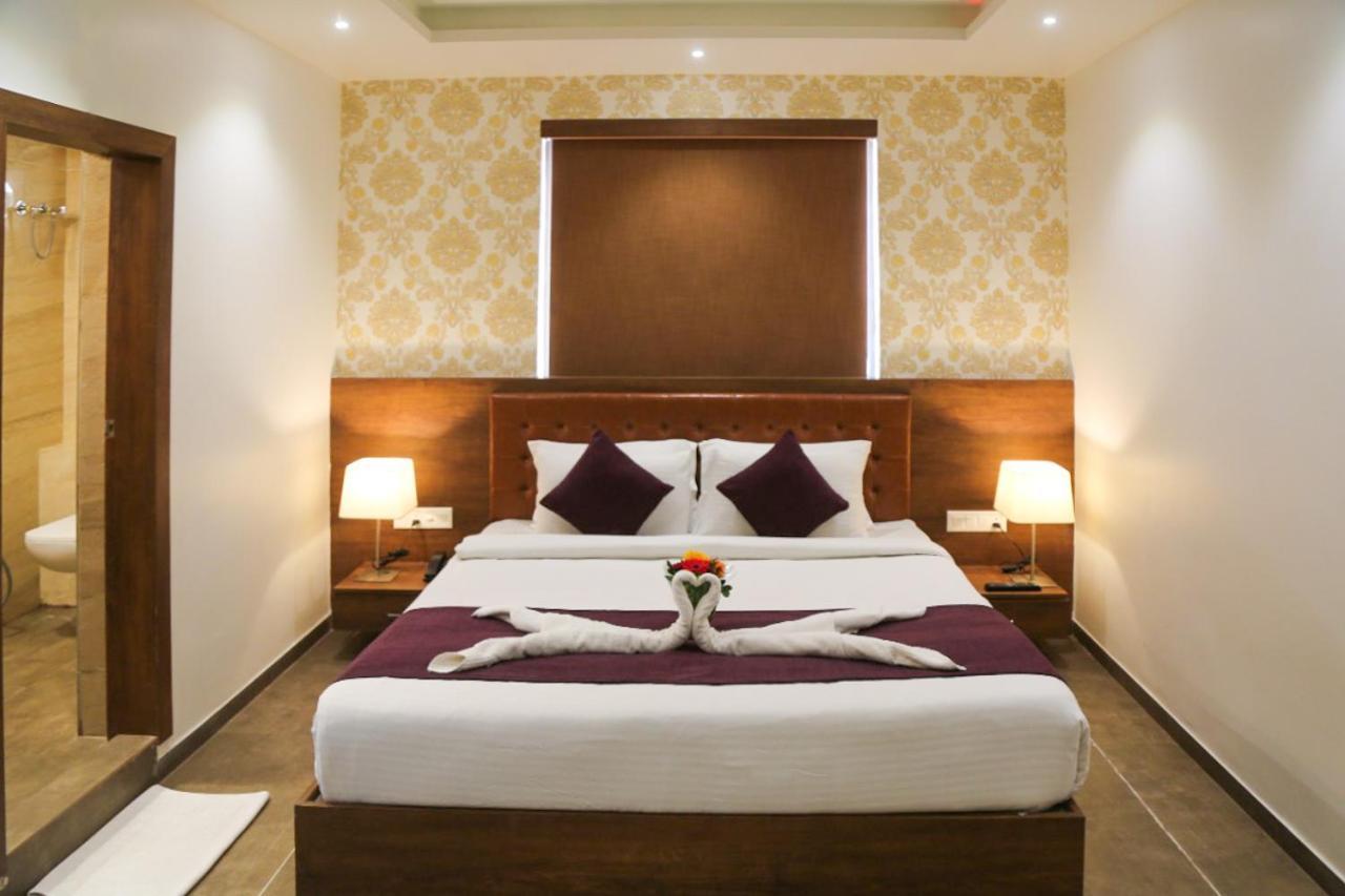 Hotel Nova Pride Rádzskot Kültér fotó