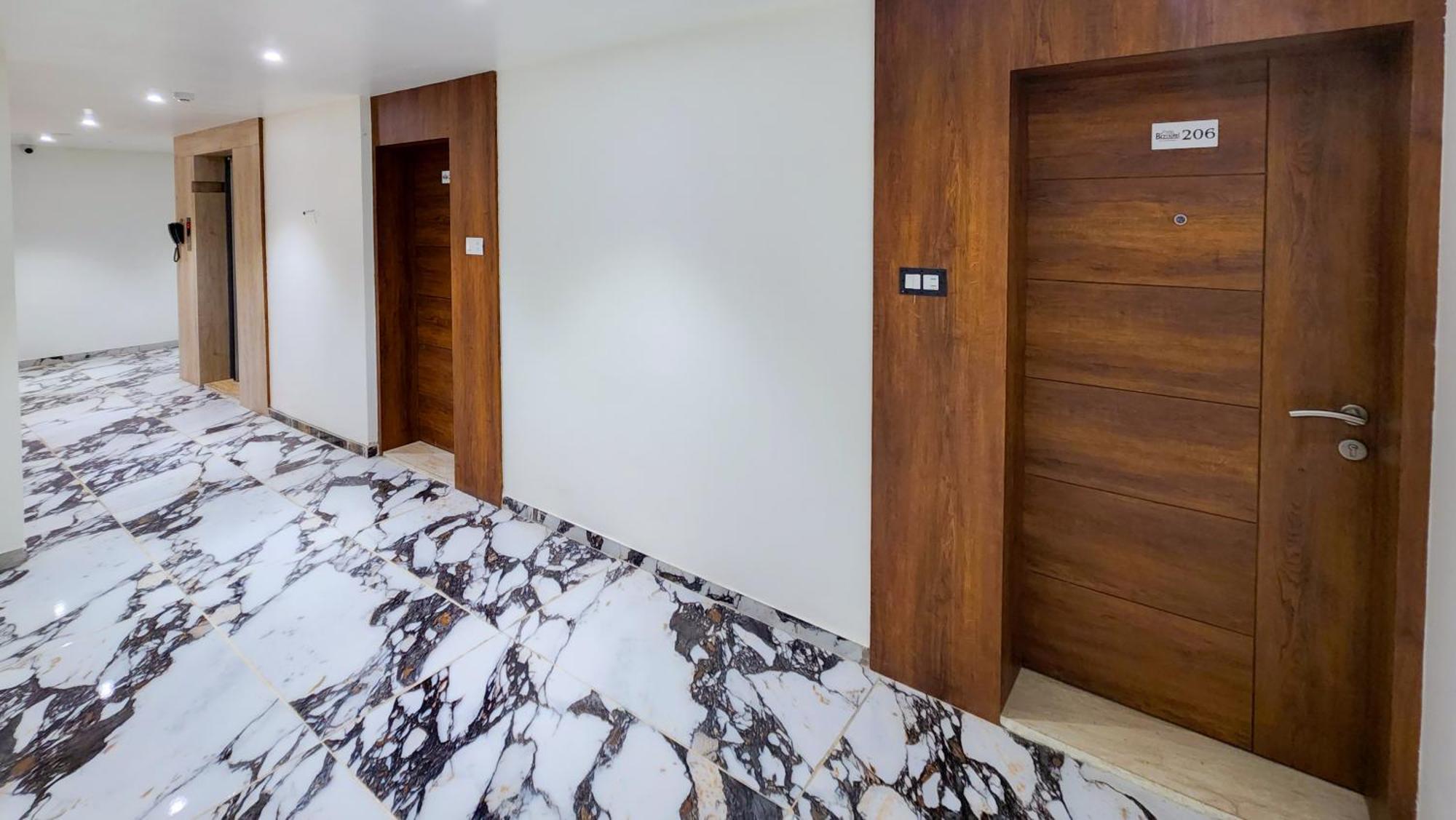 Hotel Nova Pride Rádzskot Kültér fotó