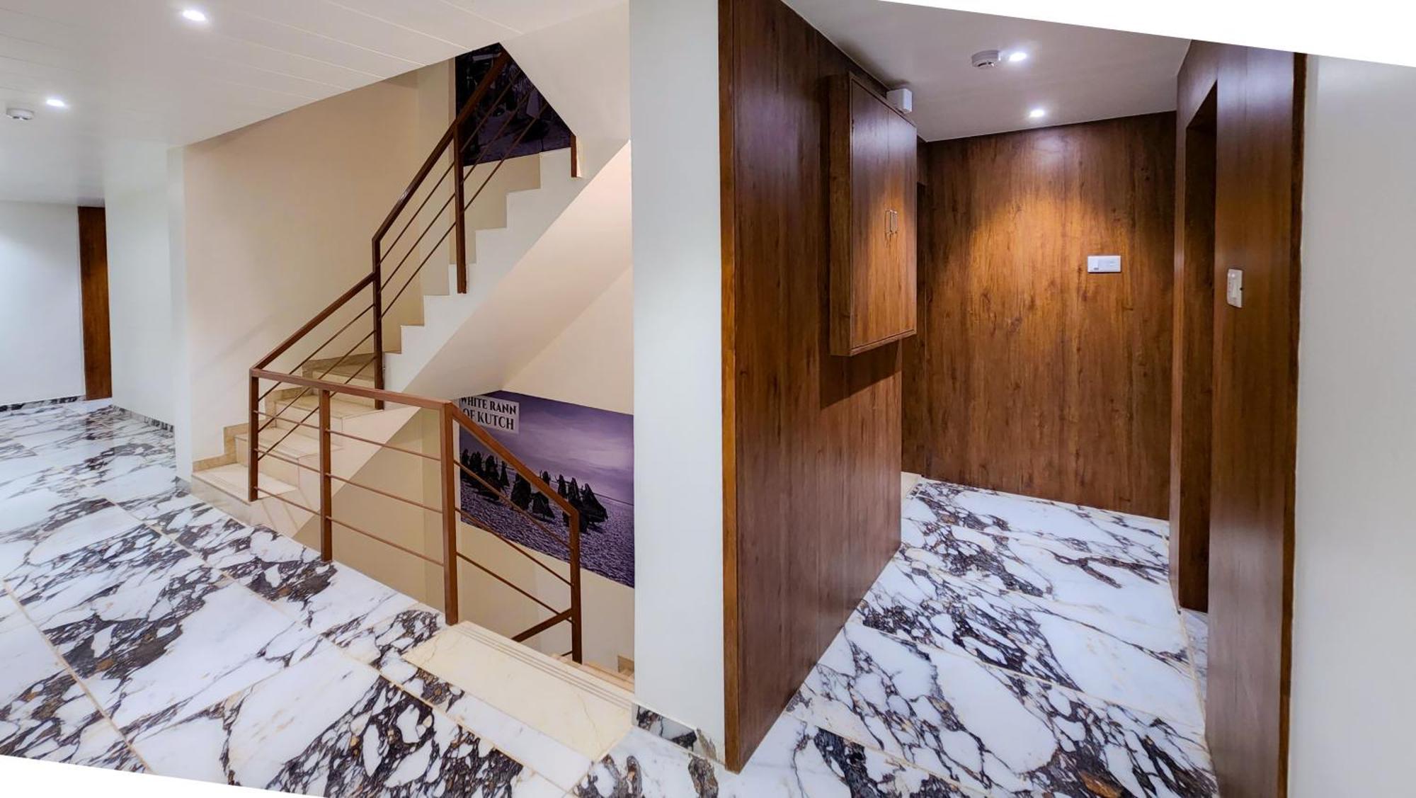 Hotel Nova Pride Rádzskot Kültér fotó