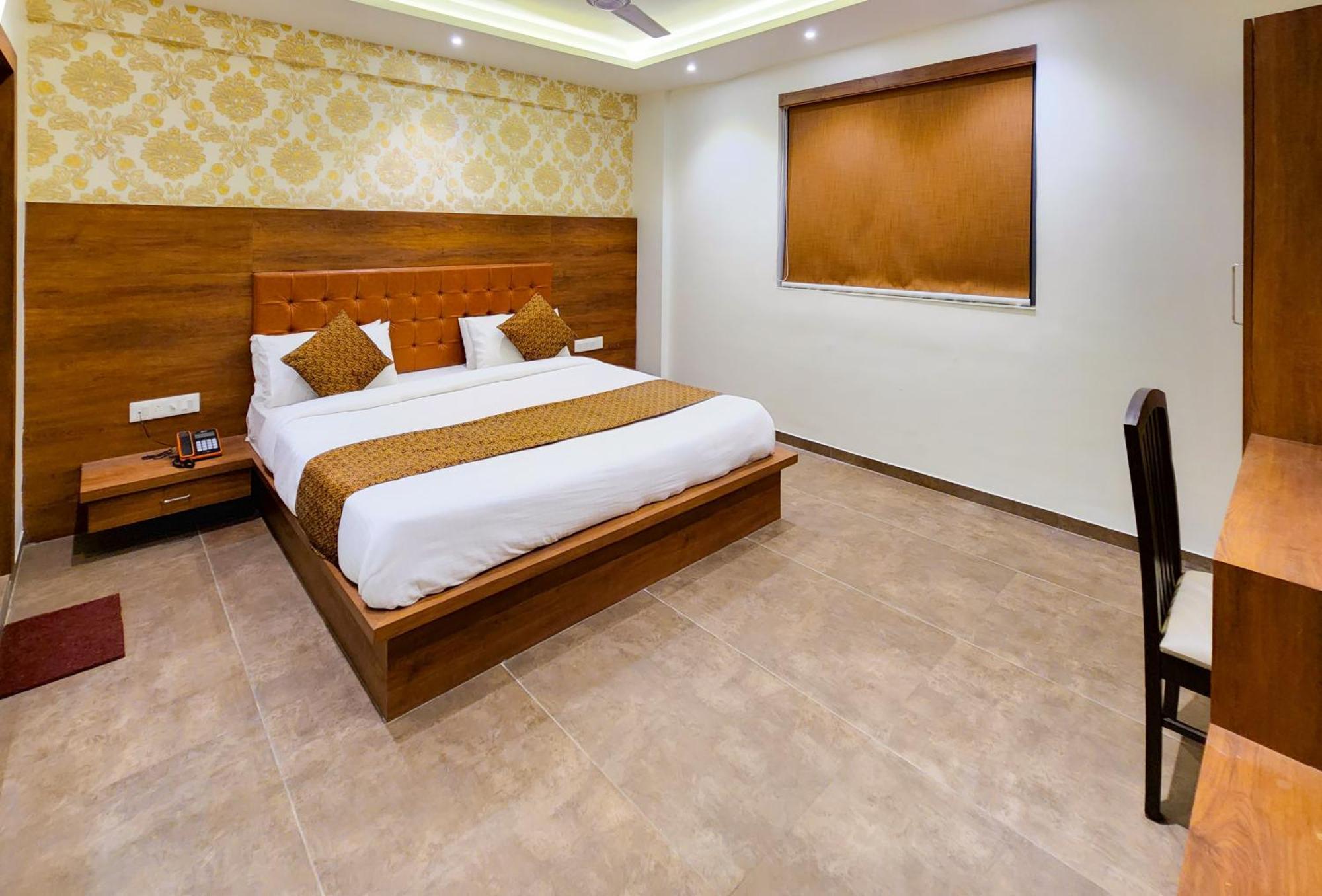 Hotel Nova Pride Rádzskot Kültér fotó