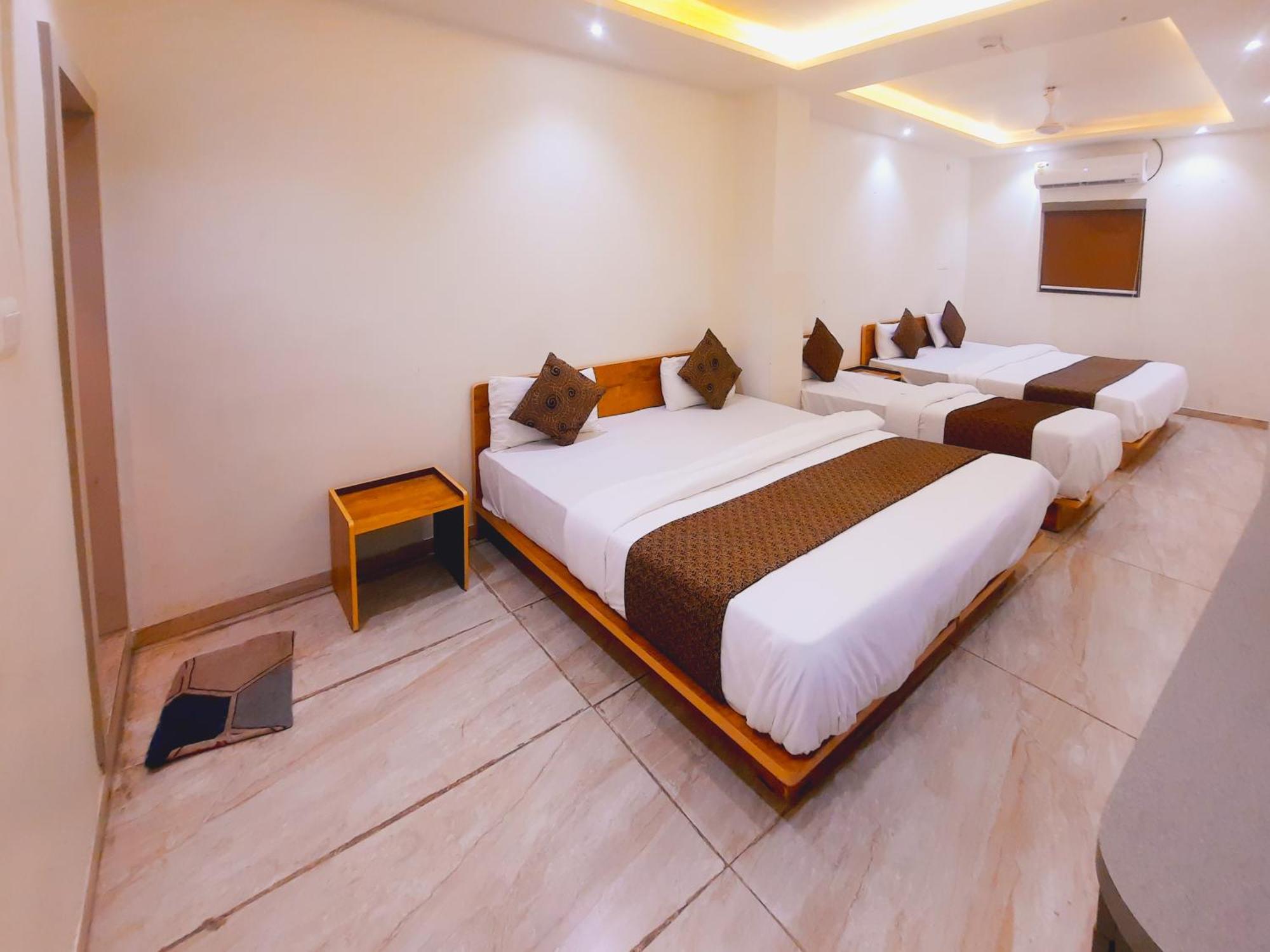 Hotel Nova Pride Rádzskot Kültér fotó