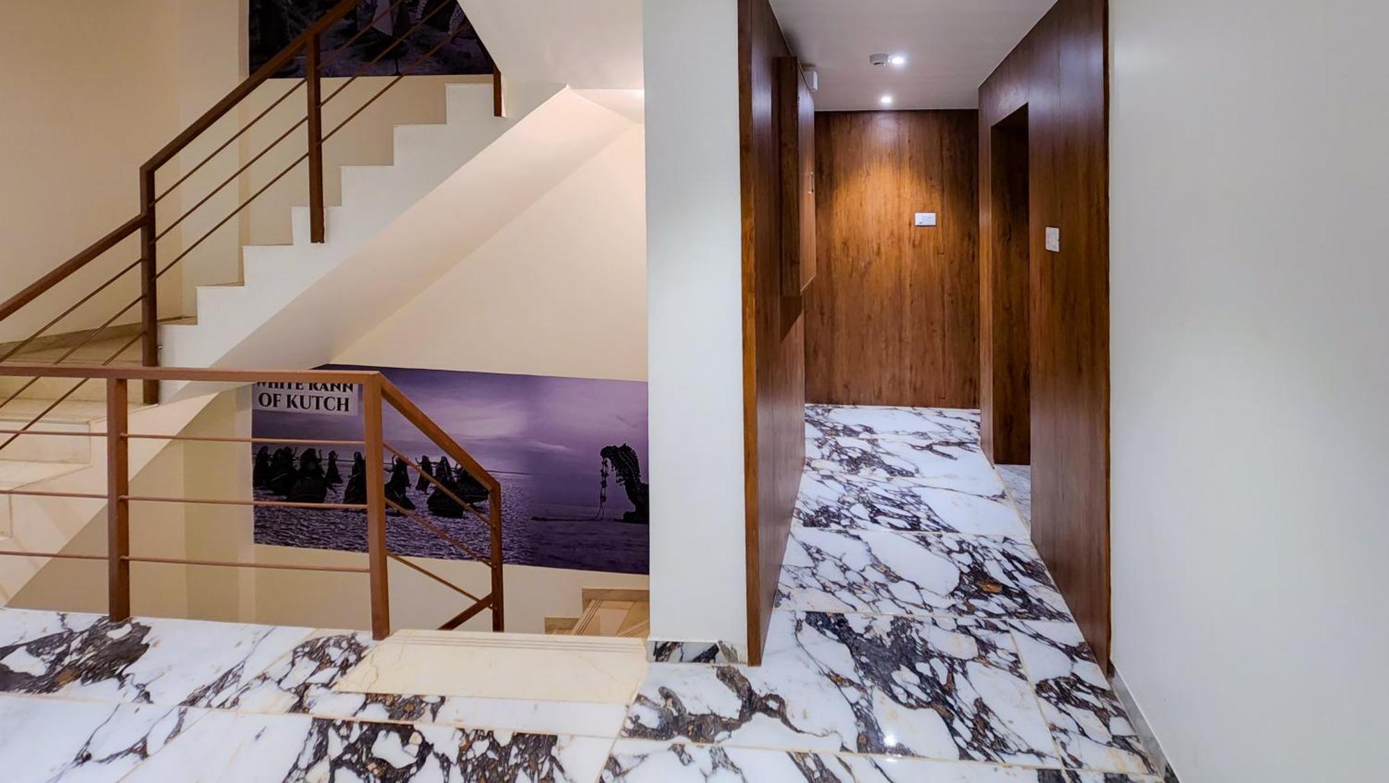 Hotel Nova Pride Rádzskot Kültér fotó