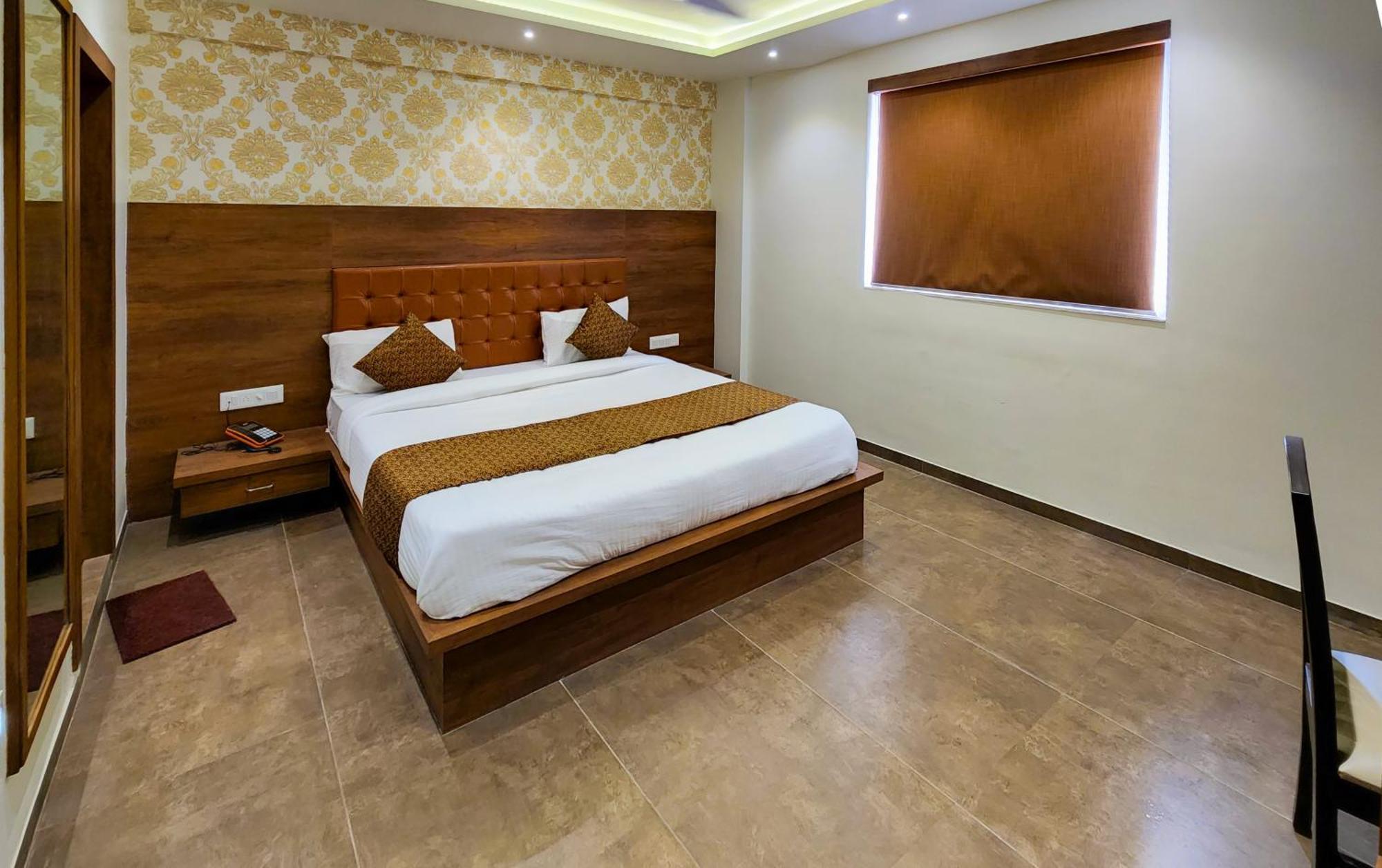 Hotel Nova Pride Rádzskot Kültér fotó