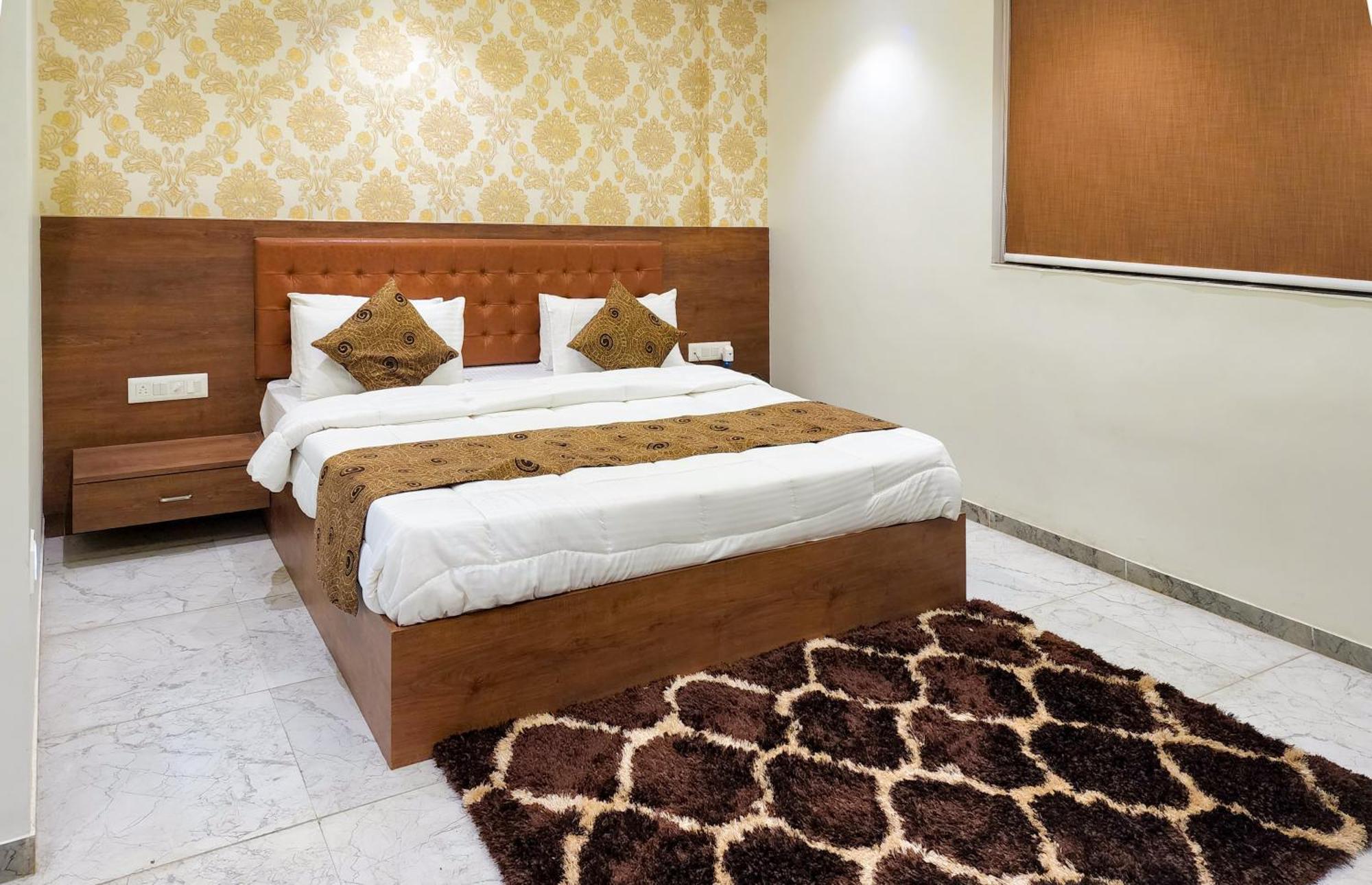 Hotel Nova Pride Rádzskot Kültér fotó