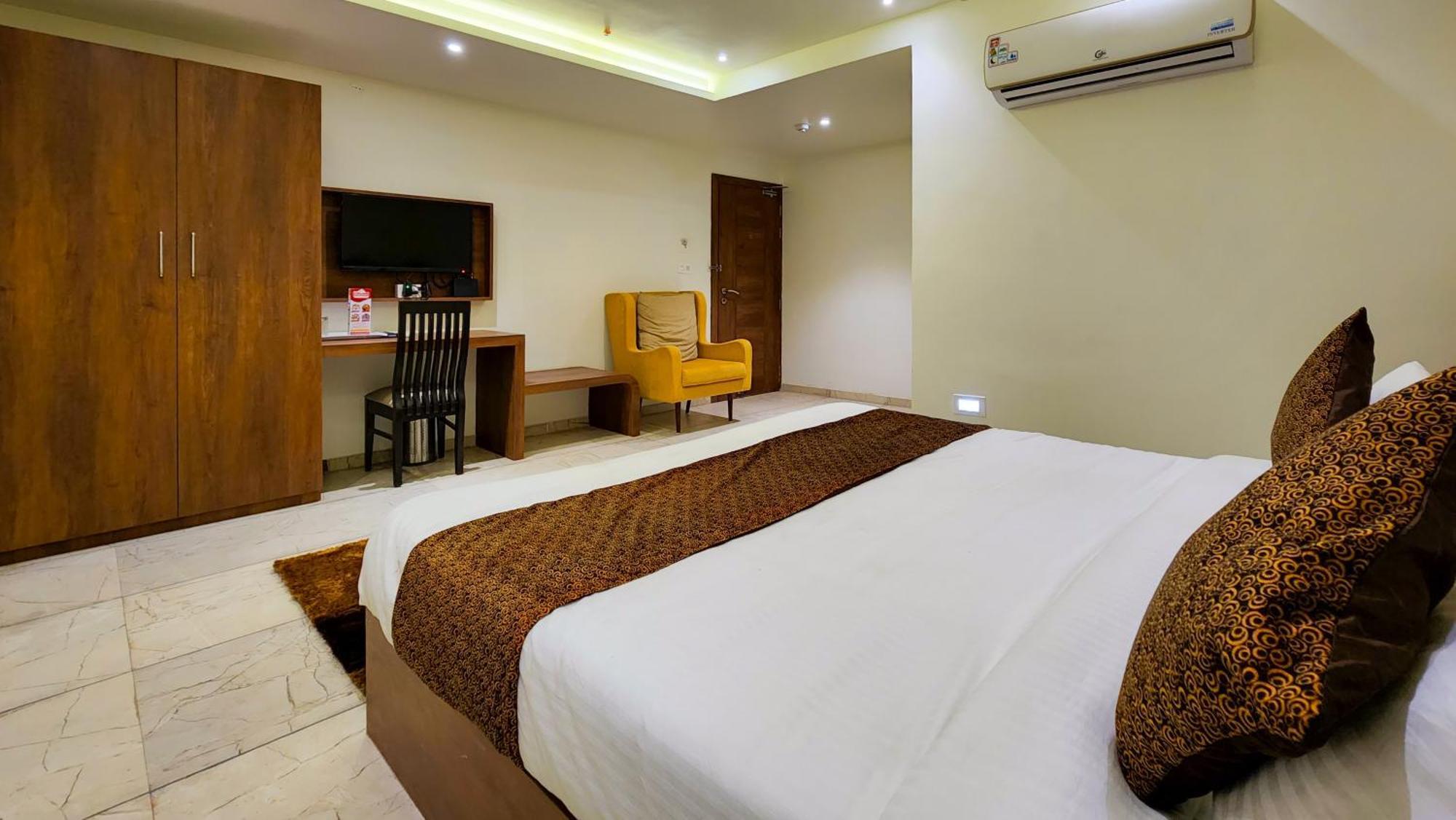 Hotel Nova Pride Rádzskot Kültér fotó